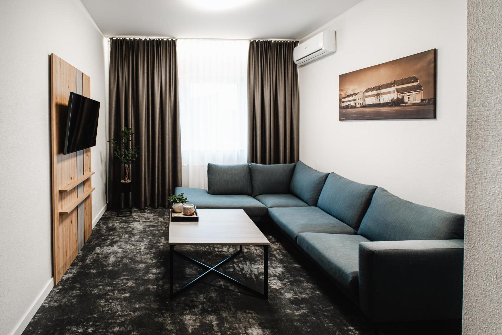 Hotel Tomas โชเล ภายนอก รูปภาพ